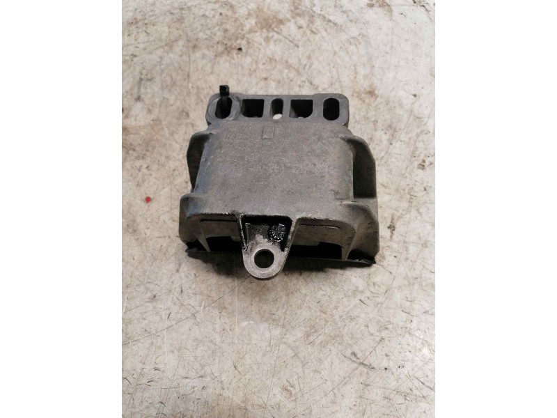 Recambio de soporte motor izquierdo para volkswagen golf iv berlina (1j1) básico referencia OEM IAM 1J0199555  