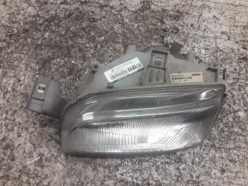 Recambio de faro izquierdo para fiat punto berl. (176) 90 elx referencia OEM IAM 46402650  