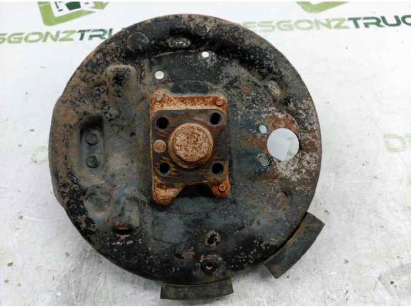 Recambio de buje trasero izquierdo para renault megane i scenic (ja0) 1.9 d alize referencia OEM IAM   