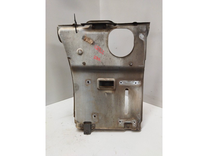 Recambio de peldaño izquierdo para scania serie p/g/r (c-clase) 15.6 diesel referencia OEM IAM   