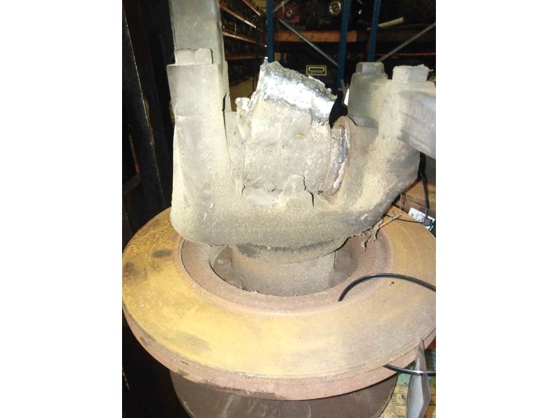 Recambio de mangueta delantera izquierda para renault mascott 3.0 diesel referencia OEM IAM   