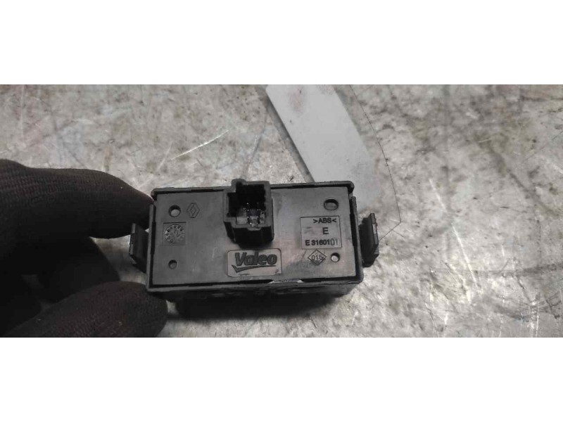 Recambio de warning para renault kangoo profesional referencia OEM IAM   6 PINS