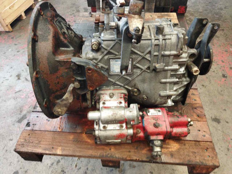 Recambio de caja cambios para nissan trucks atleon 140 referencia OEM IAM S542 1307050106 32010D8901