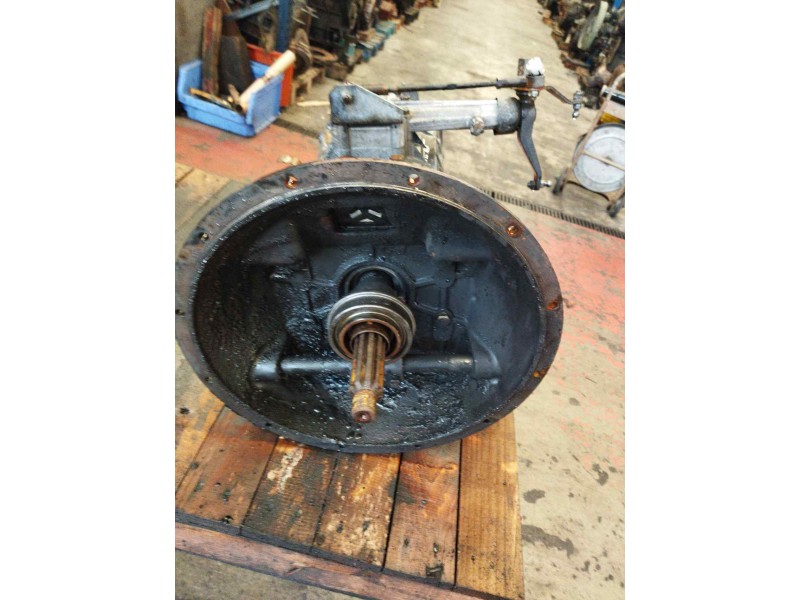 Recambio de caja cambios para nissan trucks atleon 140 referencia OEM IAM S542 1307050106 32010D8901