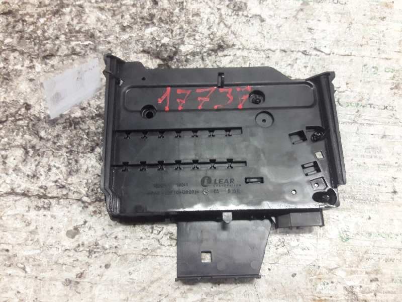 Recambio de caja reles / fusibles para ford focus lim. (cb8) titanium referencia OEM IAM AV6T14A067BB  