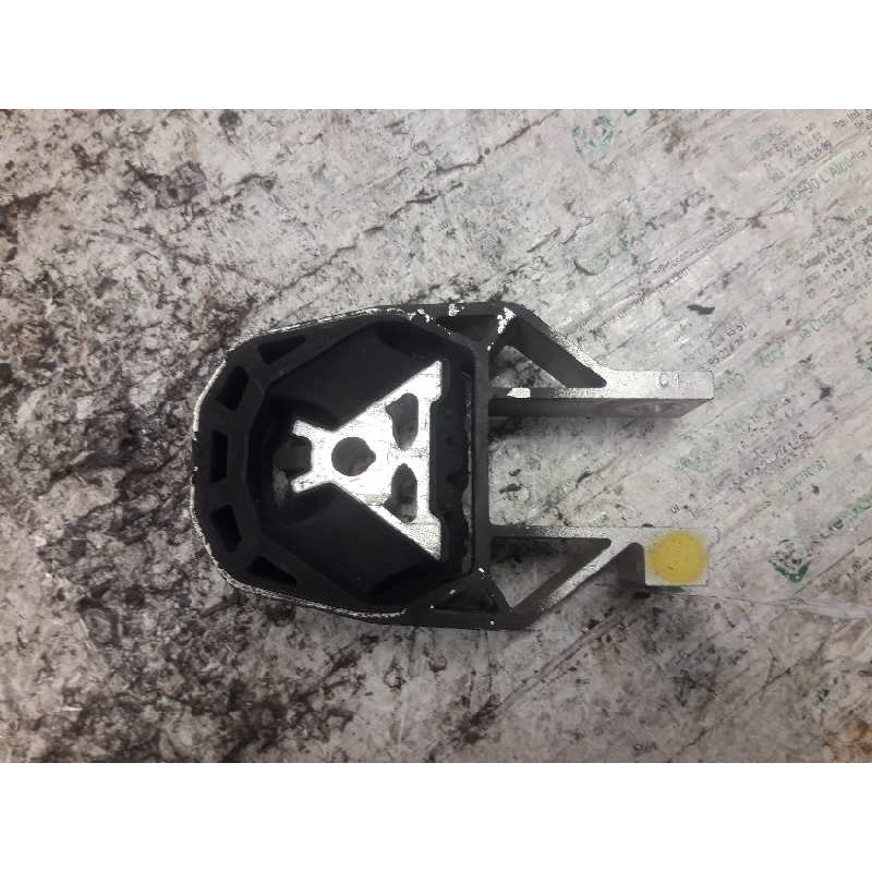 Recambio de soporte motor para ford focus lim. (cb8) titanium referencia OEM IAM 8V616P082CB INFERIOR 
