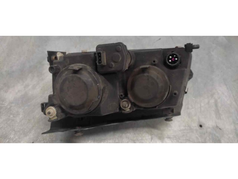 Recambio de faro derecho para volkswagen passat berlina (3b2) comfortline referencia OEM IAM   4 PINS