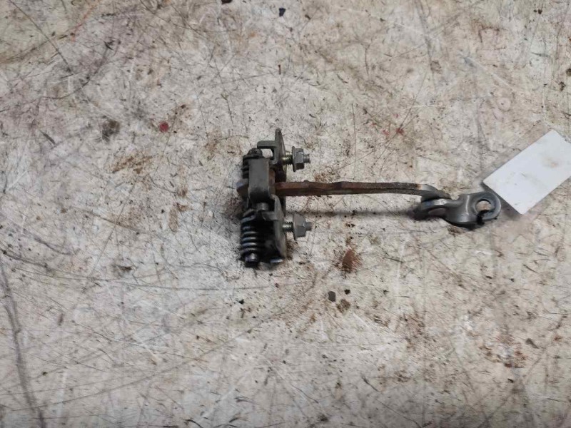 Recambio de retenedor puerta para peugeot 206 berlina 1.4 referencia OEM IAM   TRASERA DERECHA