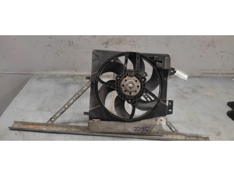 Recambio de electroventilador para peugeot 207 sport referencia OEM IAM  2 PINS 