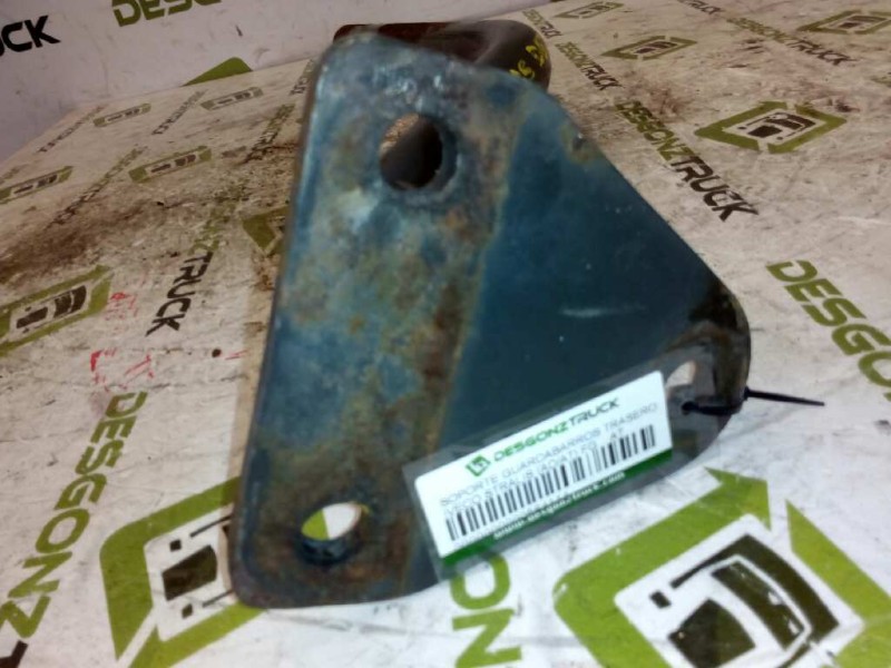 Recambio de soporte guardabarros trasero para iveco stralis (ad/at) fg at   4x2 larga distancia referencia OEM IAM   