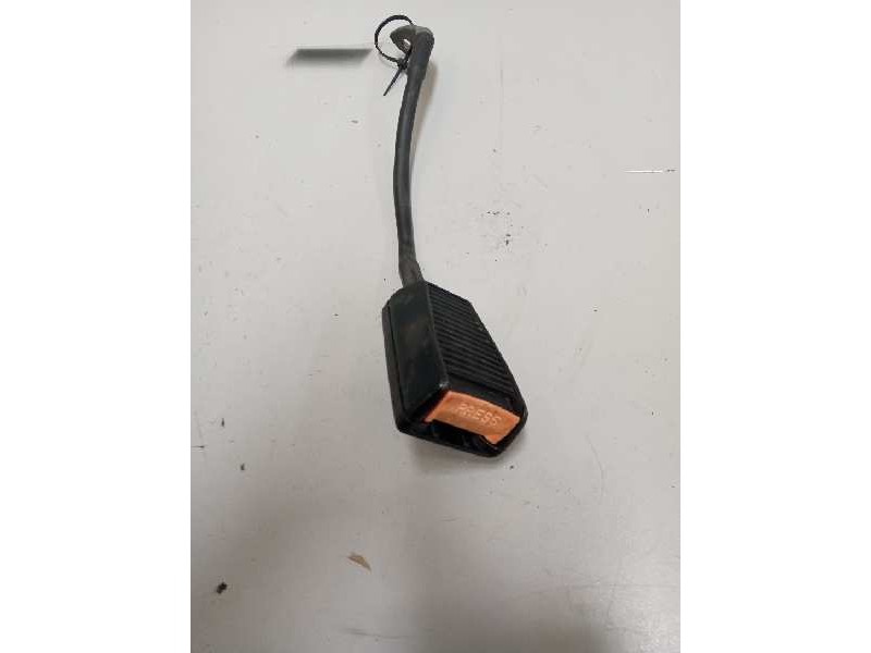 Recambio de enganche de cinturon izquierdo para iveco eurocargo 7.7 diesel referencia OEM IAM   