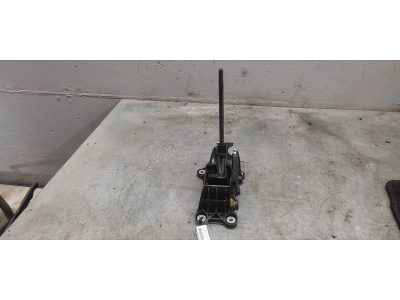 Recambio de palanca cambio para ford fiesta (cb1) ambiente referencia OEM IAM 8A6R7C453MBB  