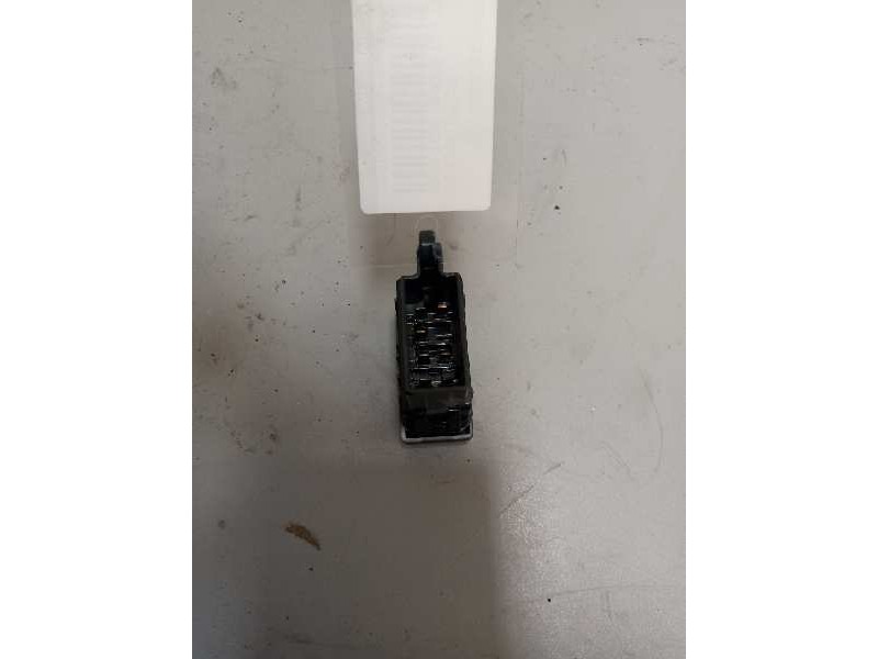 Recambio de interruptor para man tgx 18.xxx 12.4 diesel referencia OEM IAM 81255030319  