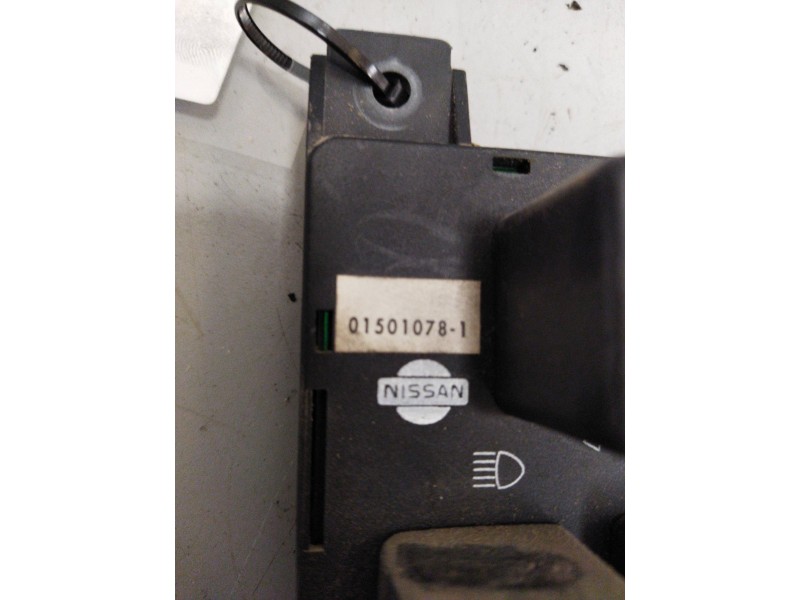 Recambio de caja reles / fusibles para nissan trucks l35.09 ... referencia OEM IAM 01501078  