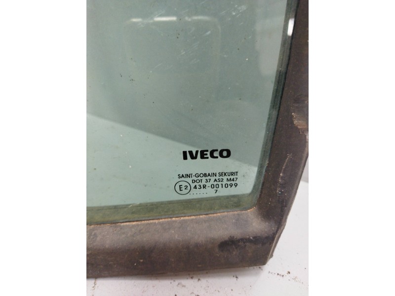 Recambio de luna custodia delantera izquierda para iveco daily combi referencia OEM IAM 500314206  