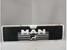 Recambio de rejilla delantera central para man m 2000 l/m 2000 m 14.xxx e2 6.9 diesel referencia OEM IAM 85611505001  