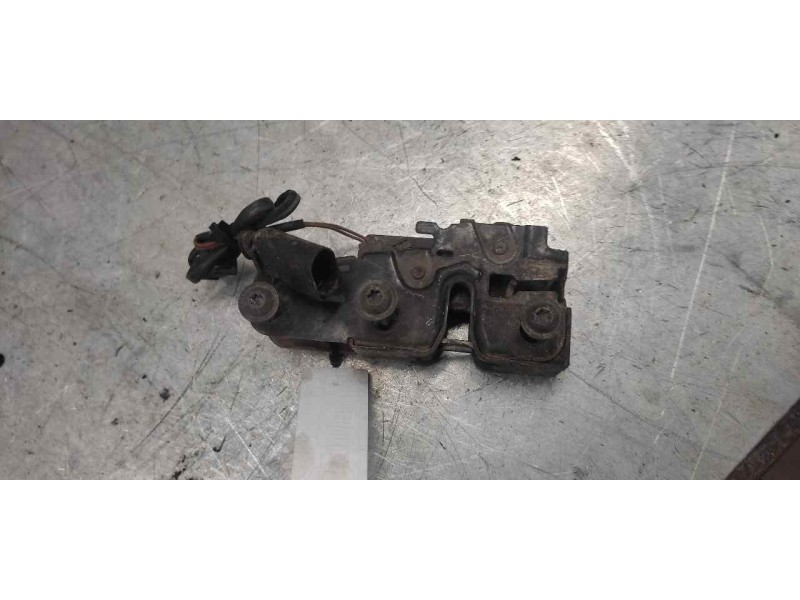 Recambio de cerradura capot para audi a4 ber. (b8) básico referencia OEM IAM 8T0823509 2 PINS 