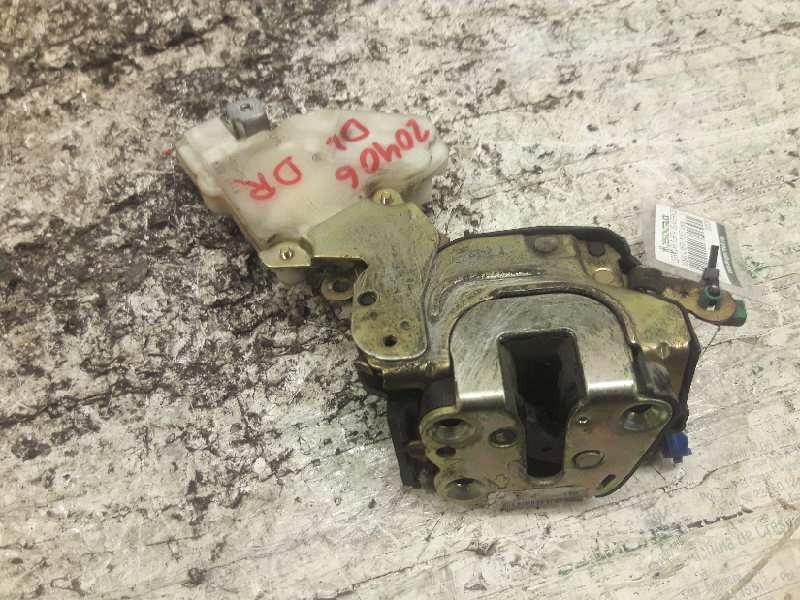 Recambio de cerradura puerta delantera derecha para nissan almera (n16/e) acenta referencia OEM IAM 8055261U68  