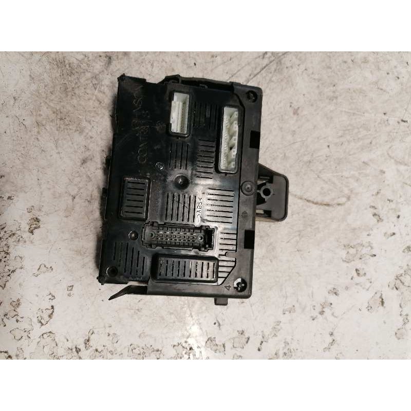 Recambio de caja reles / fusibles para renault clio iii 1.5 dci diesel cat referencia OEM IAM 8200652285A 00955945 