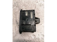 Recambio de caja reles / fusibles para renault clio iii 1.2 16v referencia OEM IAM 8200652284 80543305  2