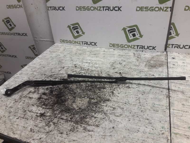 Recambio de brazo limpia delantero izquierdo para peugeot boxer kombi (rs3000)(333) hdi standart (333) referencia OEM IAM   