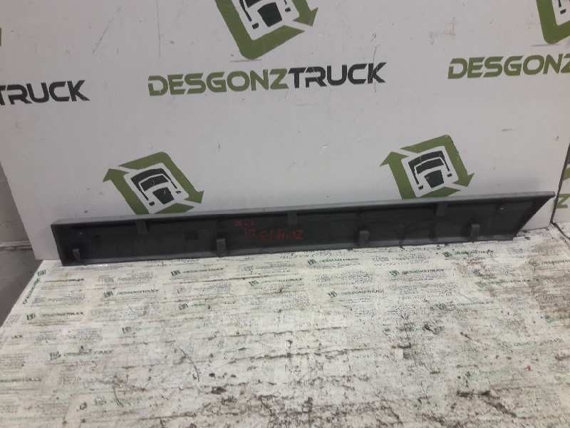 Recambio de moldura para renault rapid/express (f40) 1.9 d familiar (f40p) referencia OEM IAM 7700806331  