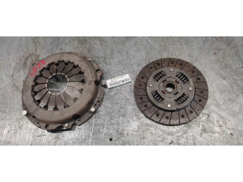 Recambio de kit embrague para nissan serena (c23m) 2.3 diesel referencia OEM IAM   VALEO