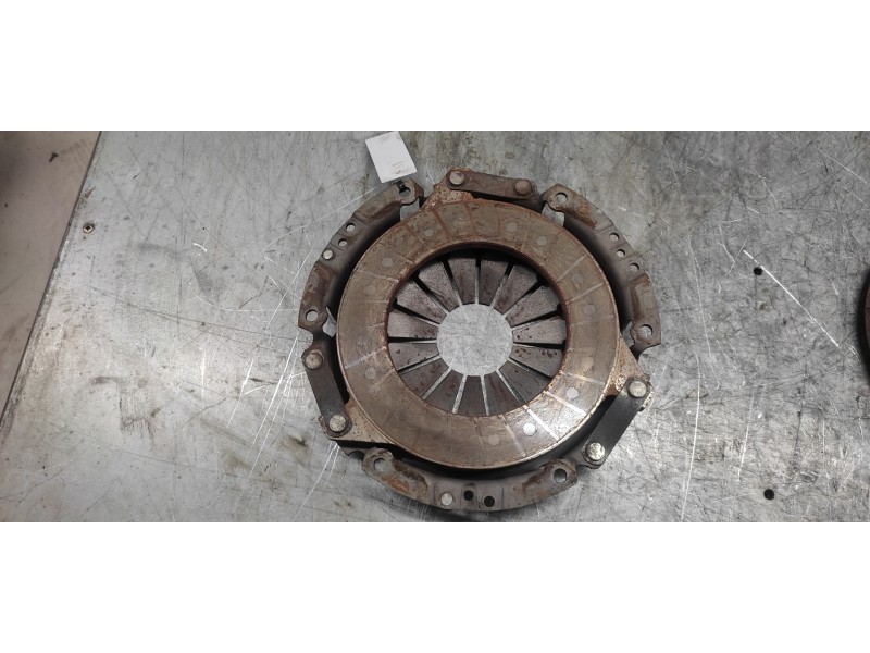 Recambio de kit embrague para nissan serena (c23m) 2.3 diesel referencia OEM IAM   VALEO