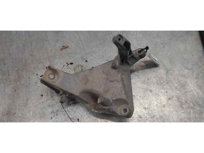 Recambio de soporte motor para bmw serie 1 berlina (e81/e87) 120d referencia OEM IAM 2211676030906  