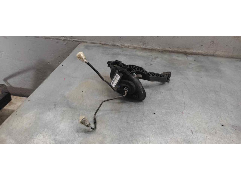 Recambio de pedal embrague para ford tourneo courier (c4a) ambiente referencia OEM IAM EY167B633CA  