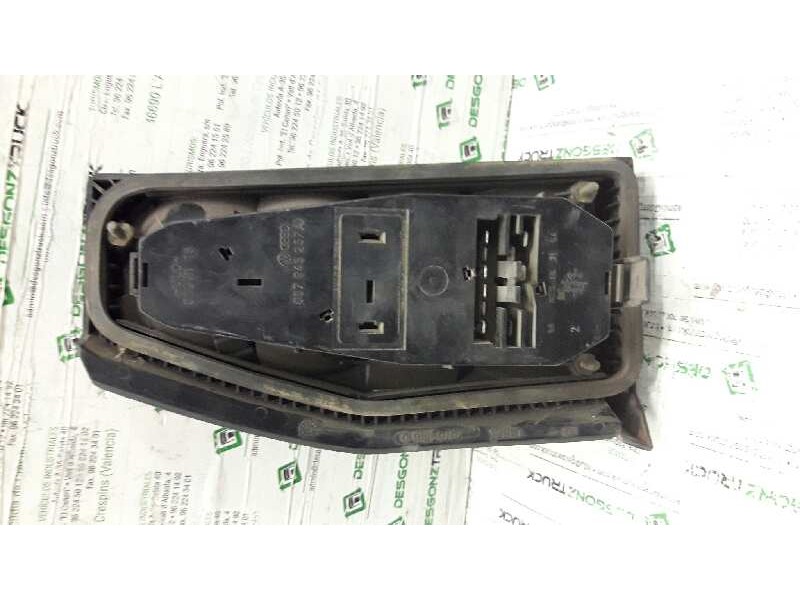 Recambio de piloto trasero derecho para volkswagen polo (867/871/873) azur berlina referencia OEM IAM 867945257  