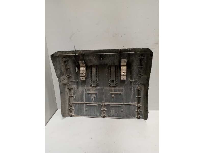 Recambio de guardabarros trasero izquierdo para volvo fh 12 2002  12.1 diesel (d12d420) referencia OEM IAM   