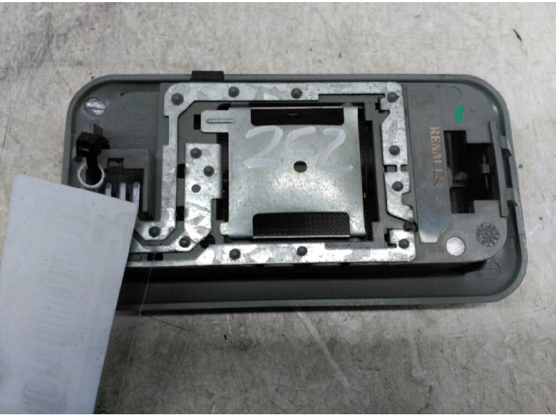 Recambio de luz interior para nissan primastar (x83) caja cerrada batalla corta 2,7t referencia OEM IAM 8200426660 08896851 