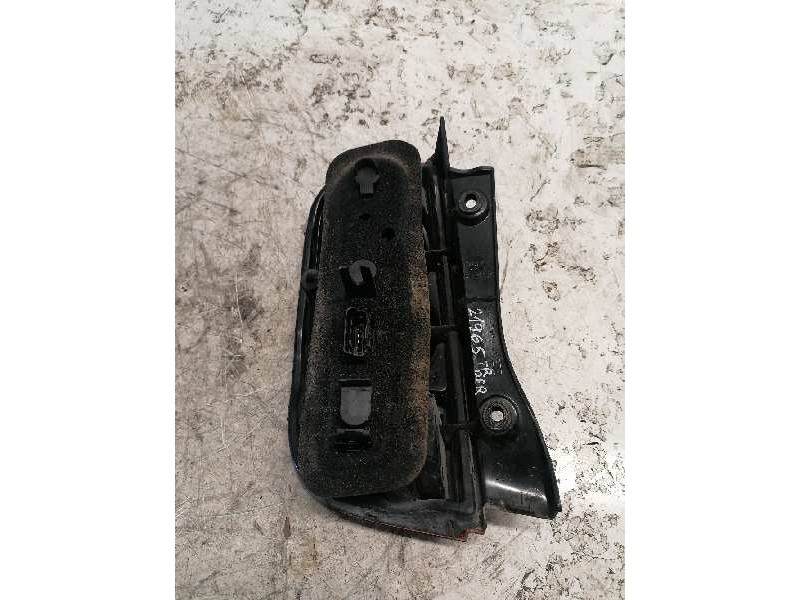 Recambio de piloto trasero derecho para nissan micra (k12e) acenta referencia OEM IAM   5 PINS