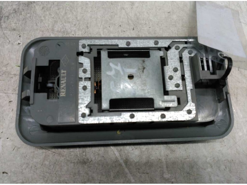 Recambio de luz interior para nissan primastar (x83) caja cerrada batalla corta 2,7t referencia OEM IAM 8200418969 08896801 