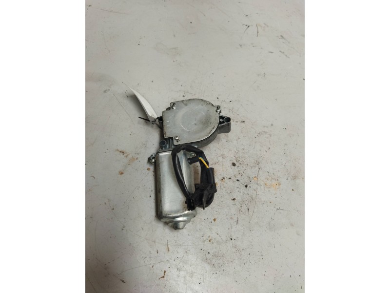 Recambio de motor elevalunas delantero izquierdo para renault midlum 7.2 diesel referencia OEM IAM 7484561612  