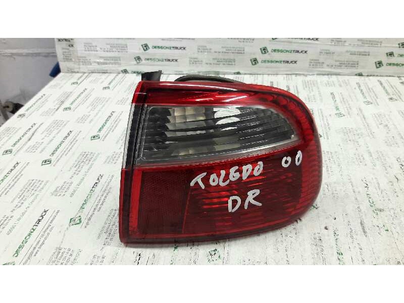 Recambio de piloto trasero derecho para seat toledo (1m2) select referencia OEM IAM 1M5945096B PARTE EXTERIOR 