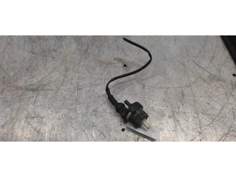 Recambio de valvula aire adicional para volkswagen passat berlina (3b2) básico referencia OEM IAM 058133459  
