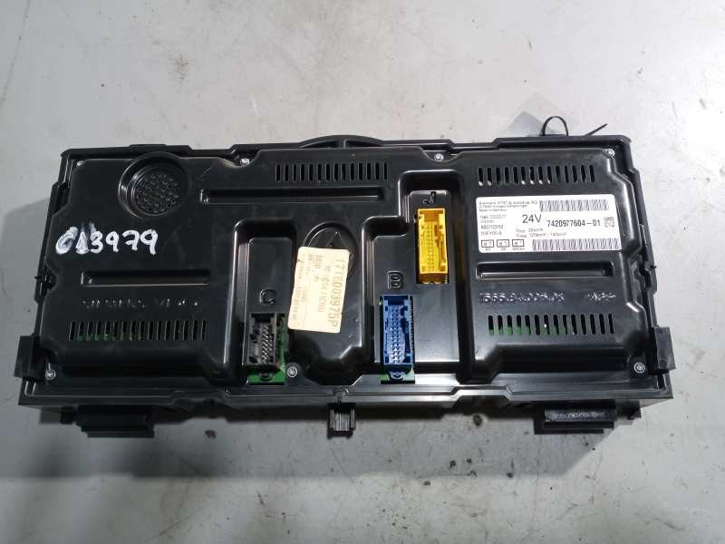 Recambio de cuadro instrumentos para renault magnum ab 2005 12.8 diesel referencia OEM IAM 7420977604  