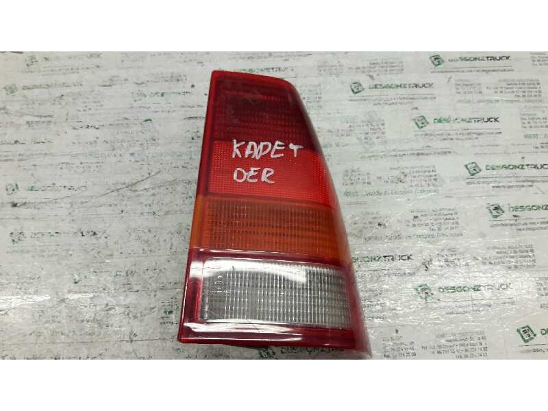 Recambio de piloto trasero derecho para opel kadett e california berlina referencia OEM IAM 395334  