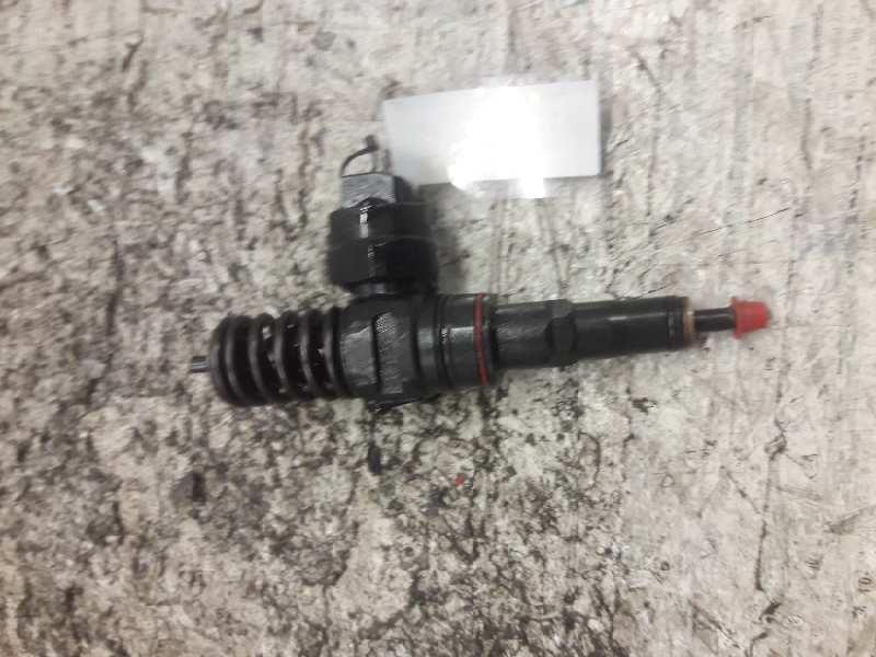 Recambio de inyector para volkswagen golf iv berlina (1j1) highline referencia OEM IAM 038130073F BOSCH 