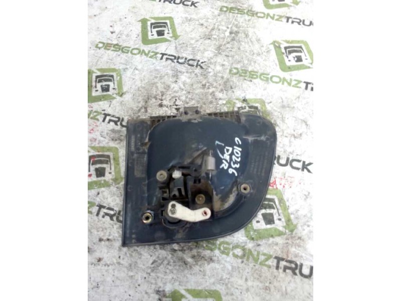 Recambio de maneta exterior delantera derecha para renault premium distribution fas 4x2 cabina larga referencia OEM IAM   