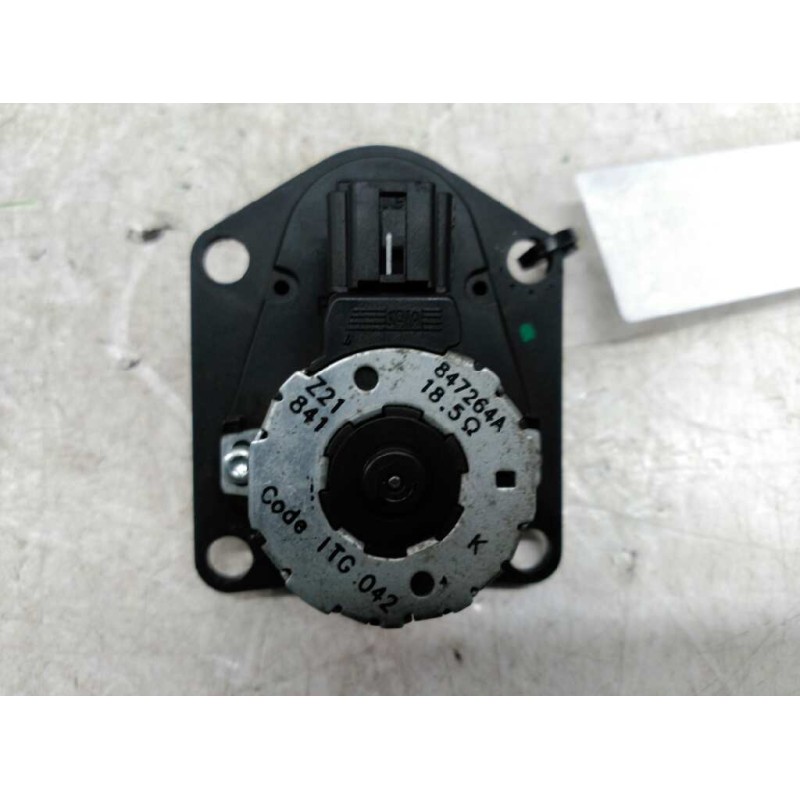 Recambio de motor regulador climatizacion para citroën xsara berlina 1.9d seduction referencia OEM IAM 847264A  