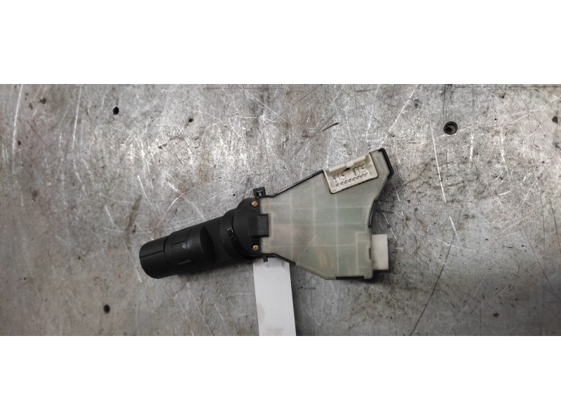 Recambio de mando limpia para nissan pathfinder (r51) 2.5 dci le referencia OEM IAM 25260EA000 8 PINS 