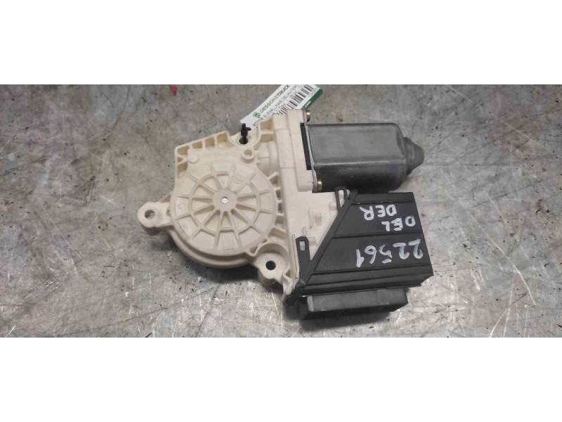 Recambio de motor elevalunas delantero derecho para seat ibiza (6l1) cool referencia OEM IAM 104383101 05074140 SIEMENS