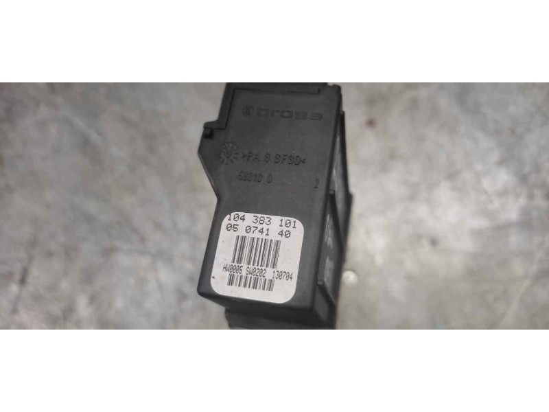 Recambio de motor elevalunas delantero derecho para seat ibiza (6l1) cool referencia OEM IAM 104383101 05074140 SIEMENS