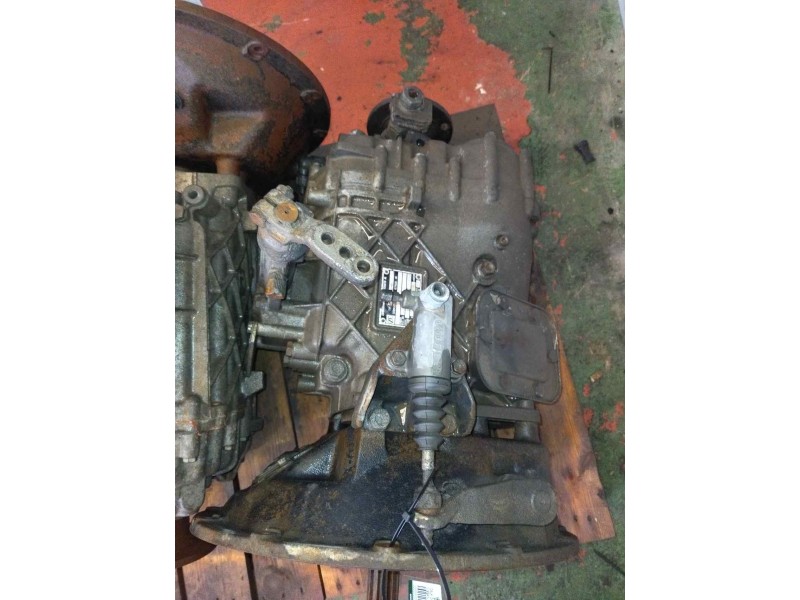 Recambio de caja cambios para nissan trucks m 130.17 referencia OEM IAM S542 1307052006 07100400-3