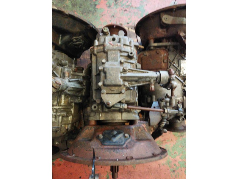 Recambio de caja cambios para nissan trucks l-80 referencia OEM IAM S542 1307052016 07101150-0