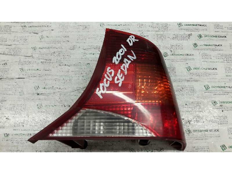 Recambio de piloto trasero derecho para ford focus berlina (cak) ghia referencia OEM IAM 1M5113404BB  