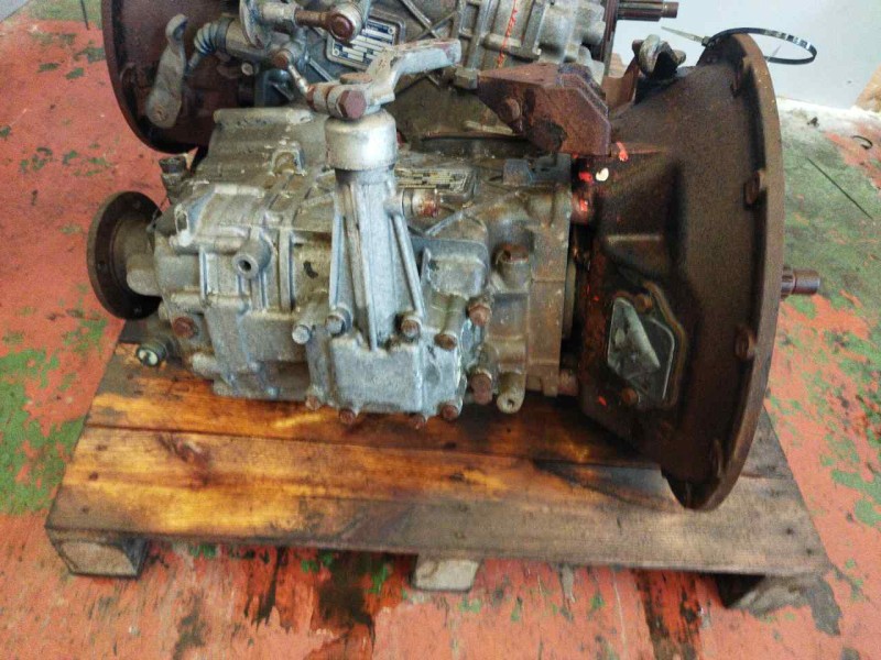 Recambio de caja cambios para nissan trucks l-80 referencia OEM IAM S542 1307052016 07101150-0